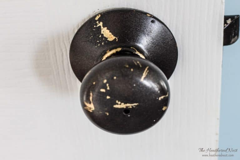 Paint Your Door Hardware! YES you can paint door knobs! Here