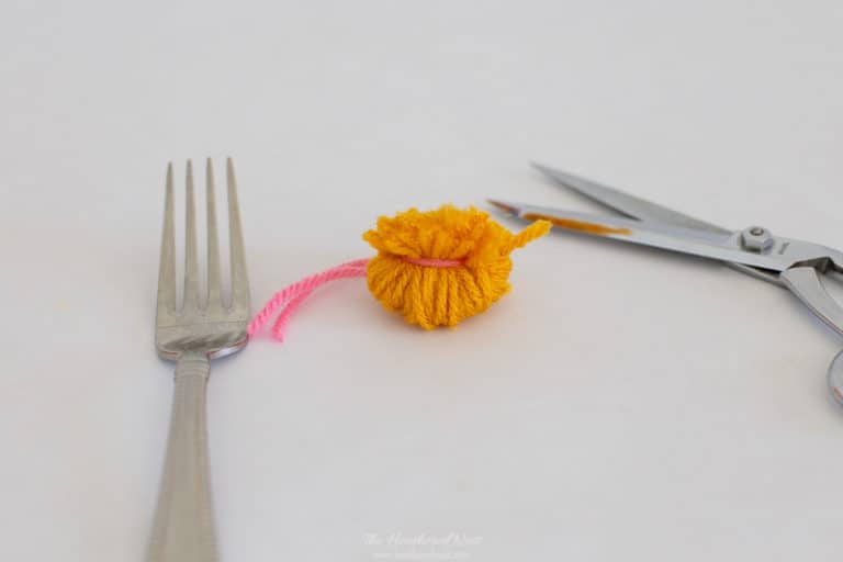 Make Easy, Adorable Pom Poms With A Fork In Minutes!