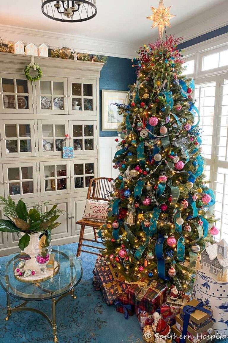 33 BEAUTIFUL Christmas Tree Ribbon Ideas For Your Home!