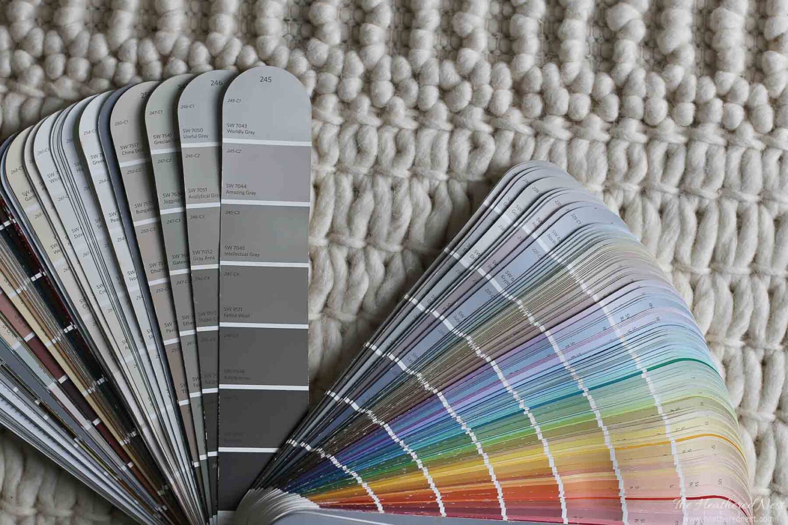 Sherwin Williams Amazing Gray: SW 7044 BEST Review + Pics!