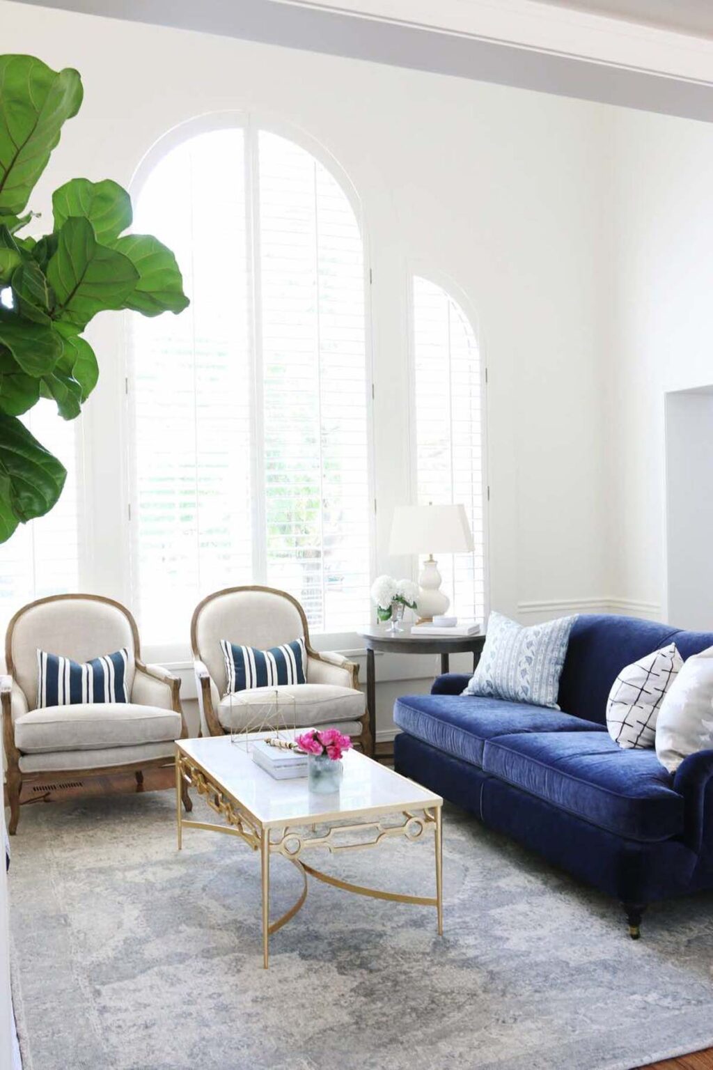 Benjamin Moore White Dove OC-17: ULTIMATE Review + Pictures