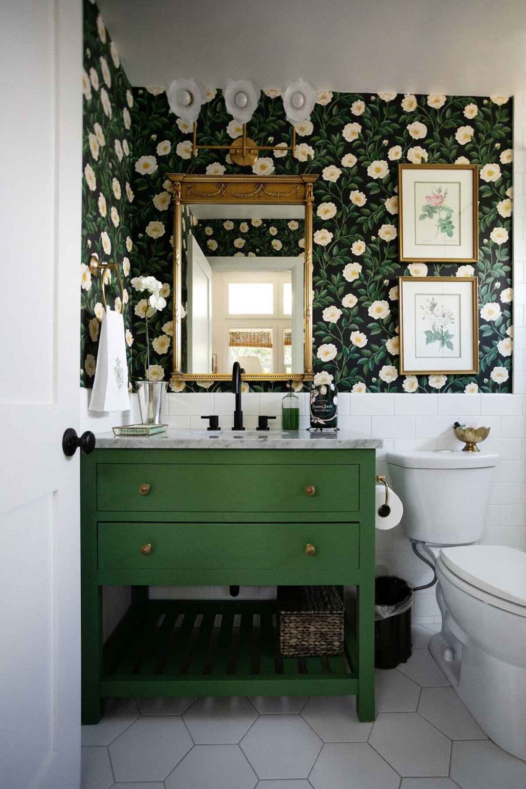 15 Green Paint Colors To Make Your Home A Tranquil, Nature-Inspired Sanctuary
