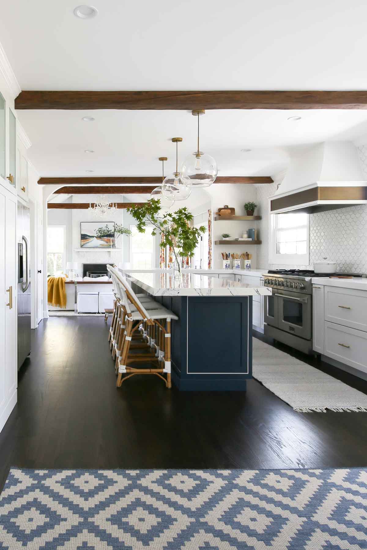 Best Paint For Your Ceiling (Best Ceiling Paint Colors) The Heathered