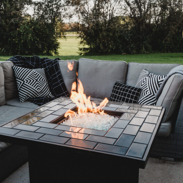 square fire pit with glass rocks