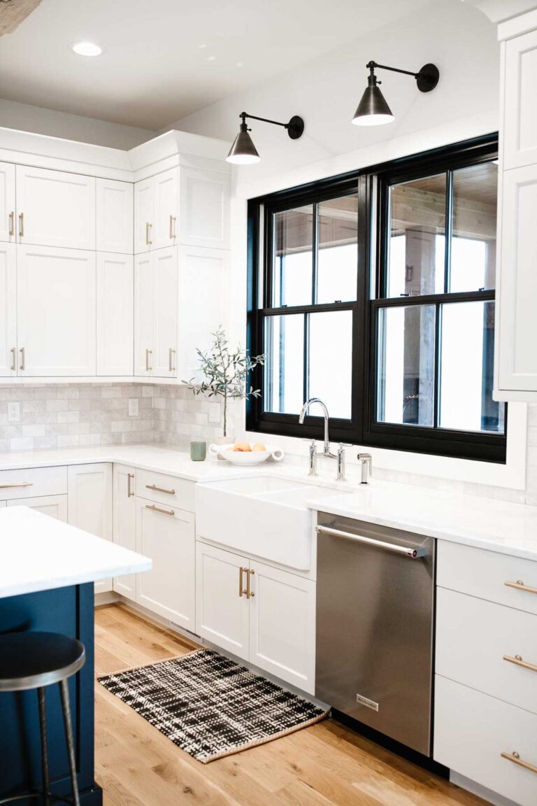 Sherwin Williams Egret White (SW 7570): ULTIMATE Review + Pictures