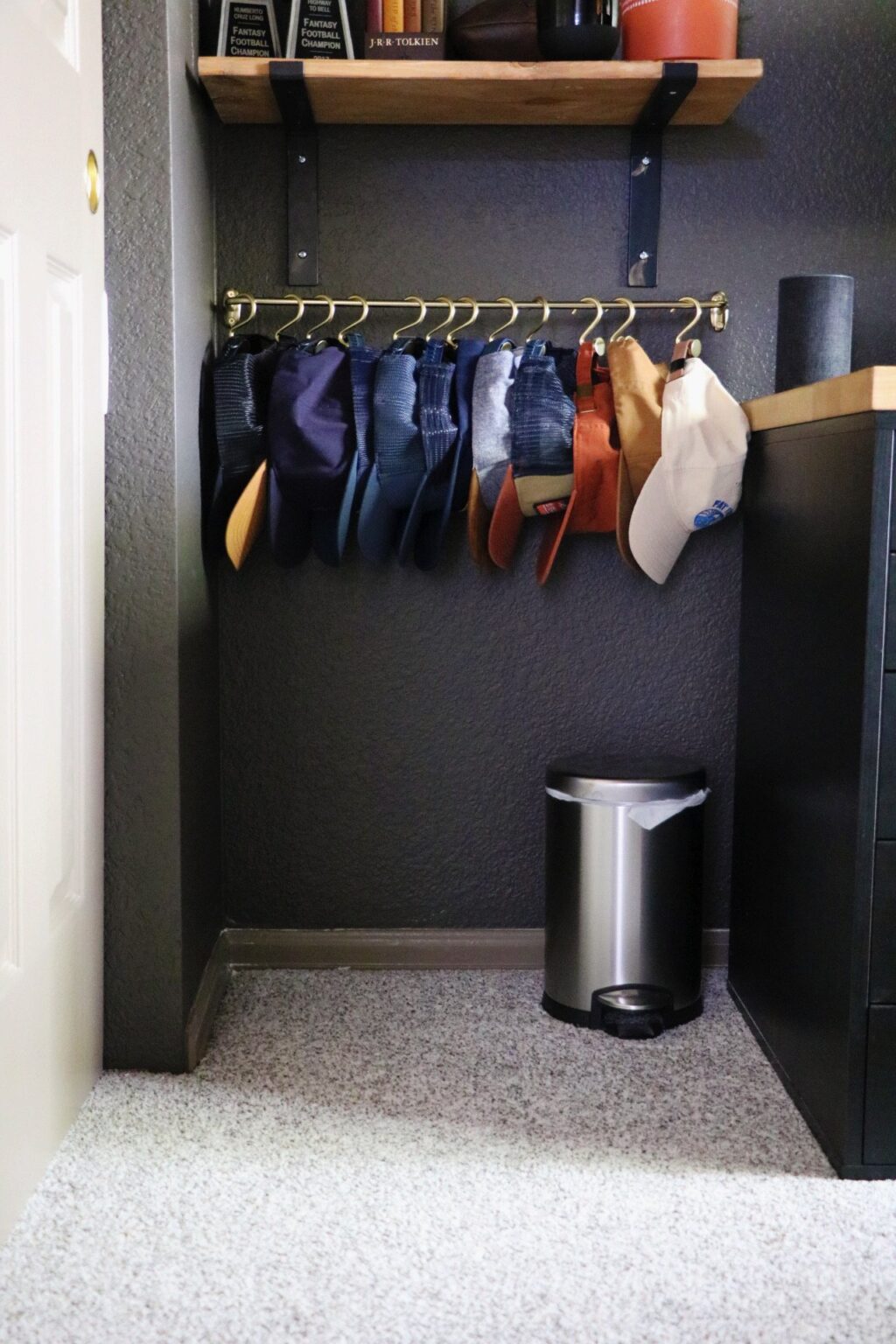 15 Best DIY Hat Storage Ideas To Organize At Home